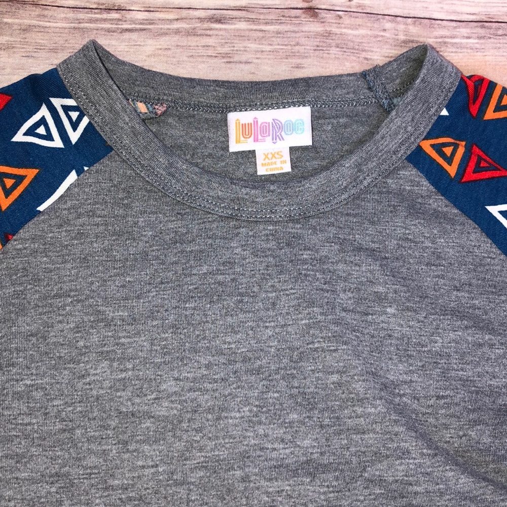 LULAROE || UNISEX RANDY TOP - Picture 4 of 6